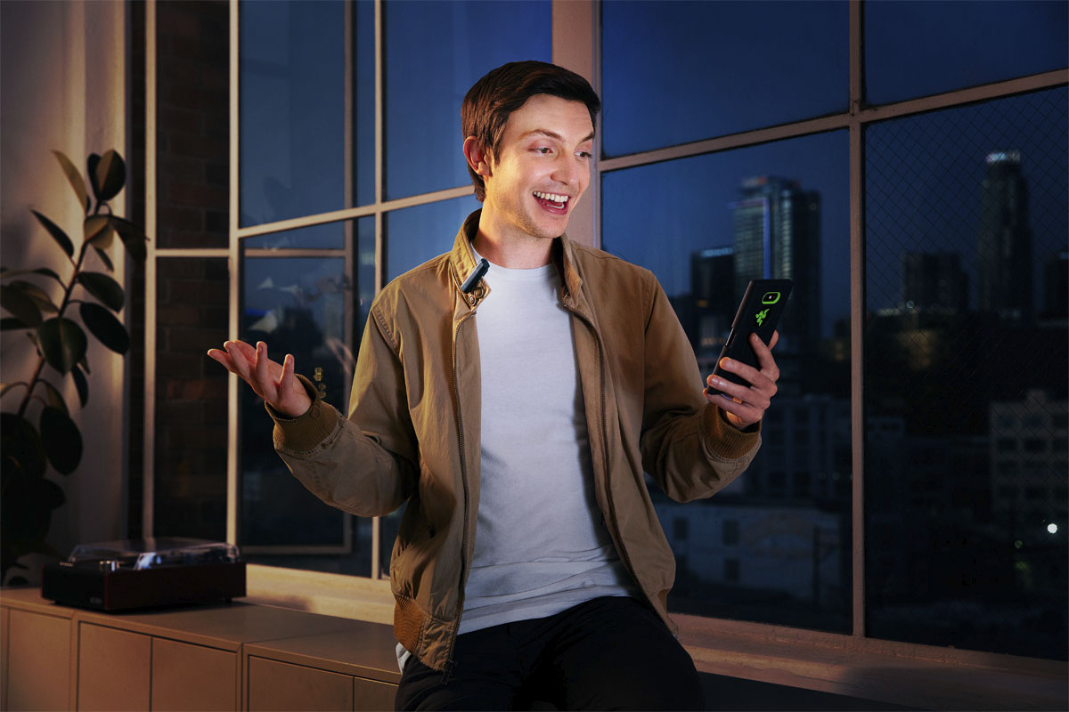 Thiết bị thu âm Razer Seiren BT Bluetooth Microphone for Mobile Streaming RZ19-04150100-R3M1 _Hàng chính hãng