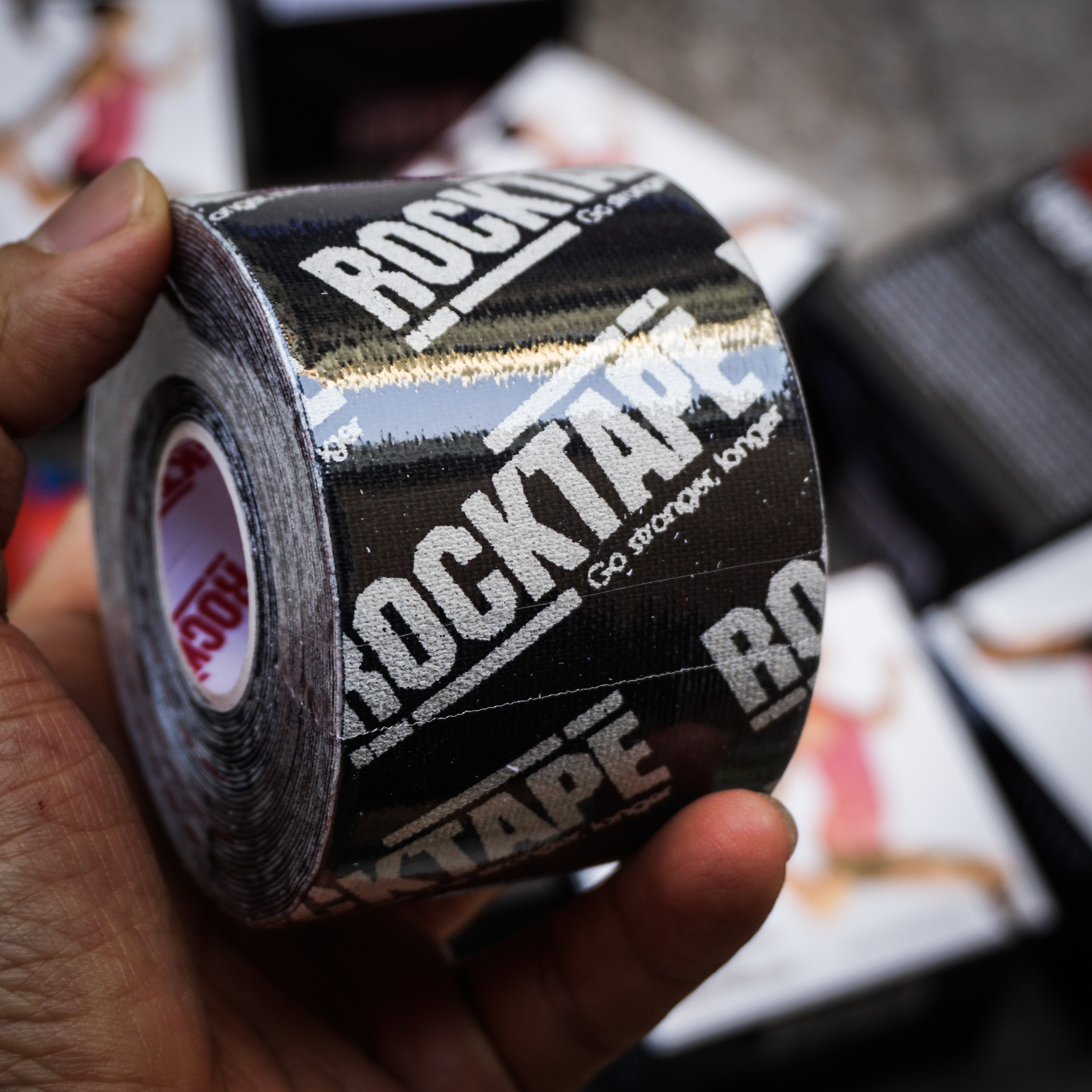 Băng dán cơ thể thao Rocktape Korea - Black logo