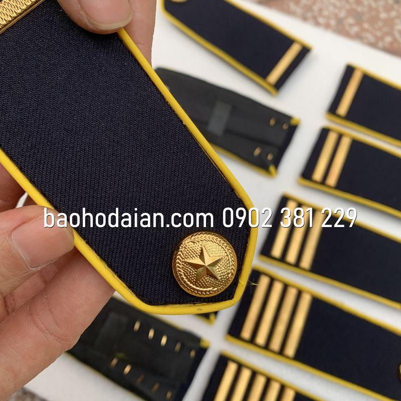Cầu vai bảo vệ viền vàng gạch đồng, sao đồng