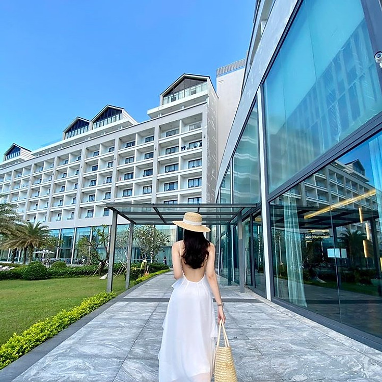 Gói 4N3Đ Radisson Blu Resort 5* Phú Quốc - Buffet Sáng, Xe Đón Tiễn Sân Bay, Hồ Bơi, Bãi Biển Riêng, Dành Cho 02 Người Lớn Và 02 Trẻ Em Dưới 12 Tuổi