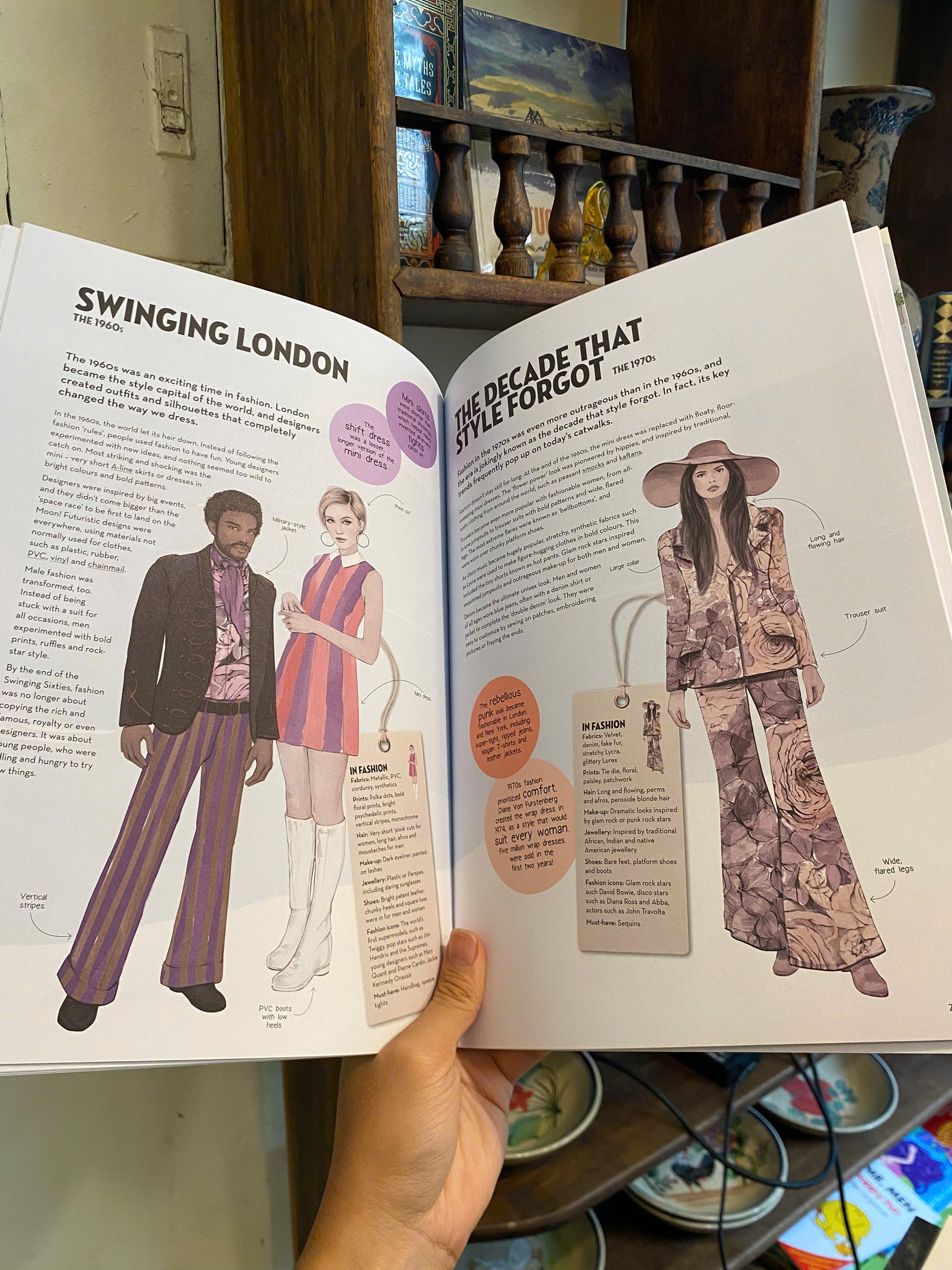 Sách - Terrific Timelines Fashion by Isabel Thomas | Fashion / Design / Ngoại văn Nhập khẩu