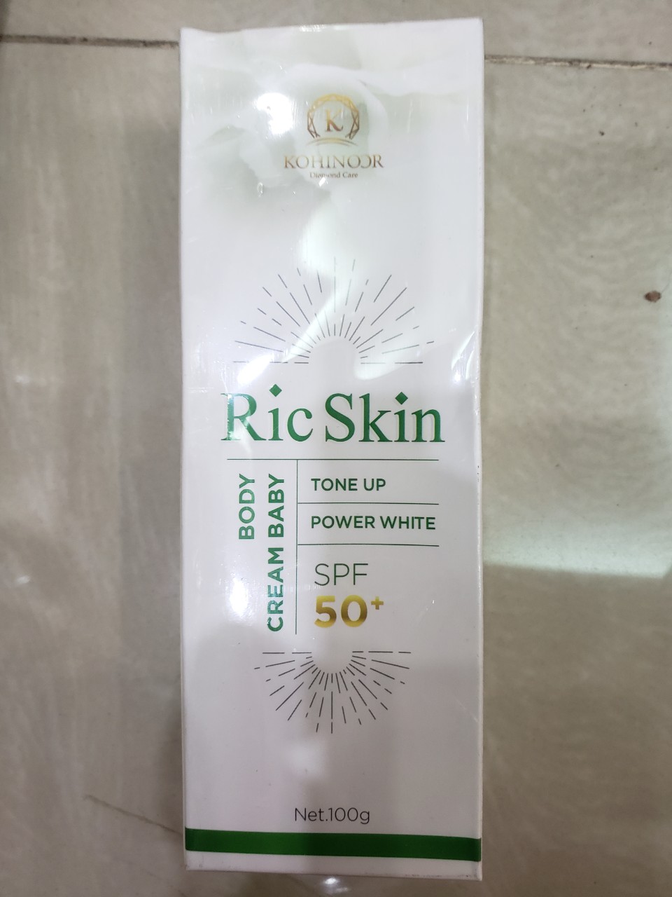 Kem Chống Nắng Ric Skin Body Cream SPF 50+, Nâng Tone, Trắng Da, Tặng Kèm Cột Tóc Tai Thỏ Màu Ngẫu Nhiên