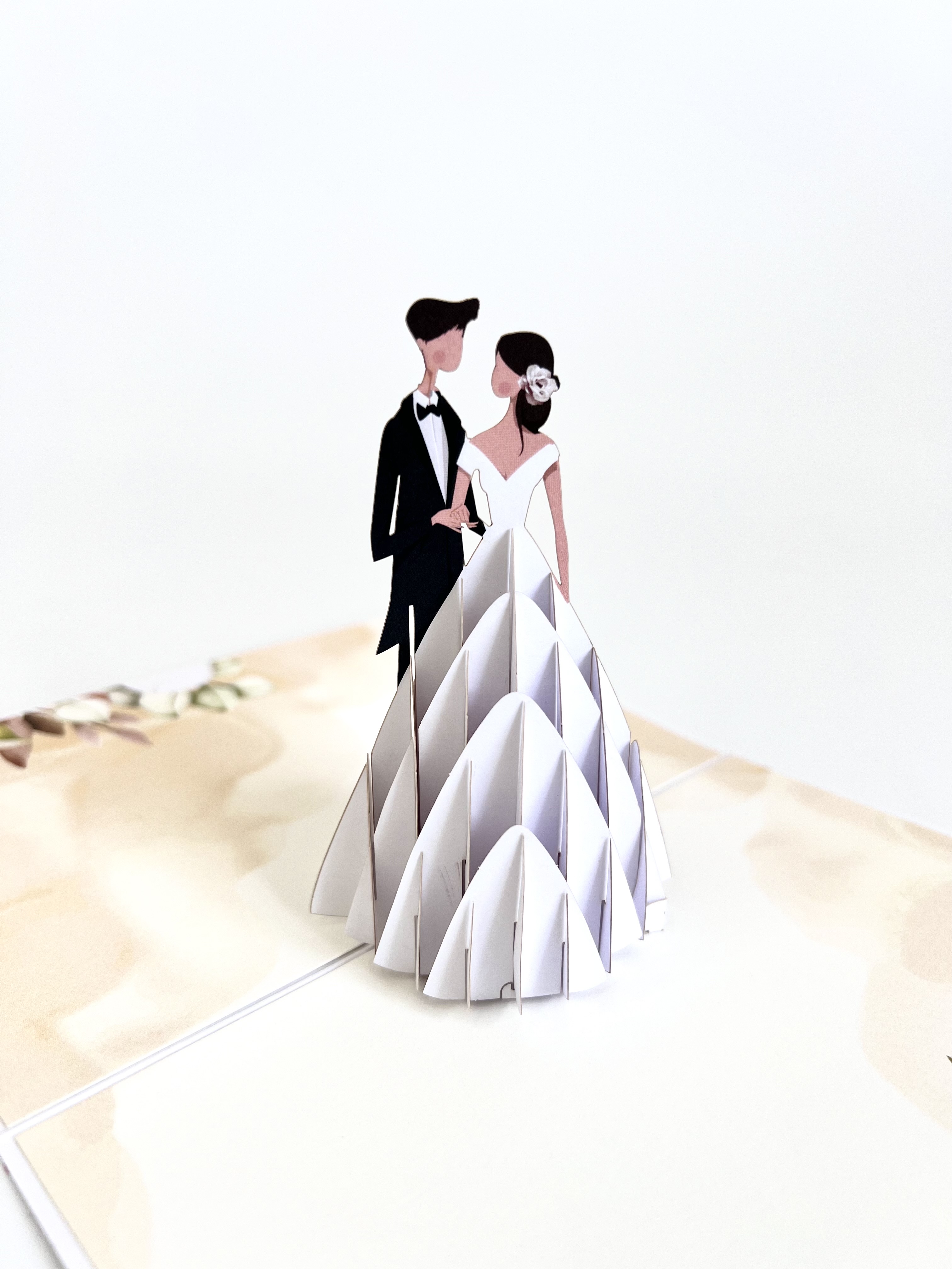 Thiệp 3D Pop Up Cô Dâu Váy Trắng &amp; Chú Rể – Thiệp Cưới, Thiệp Chúc Mừng Đám Cưới Sang Trọng, W12