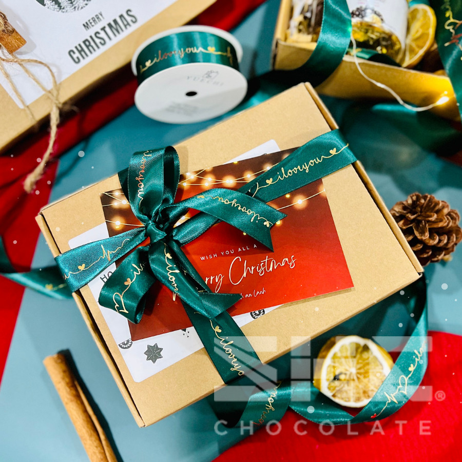 [Set quà Giáng sinh] Quà tặng Giáng sinh, Noel - SHE Chocolate. Socola, nơ Xanh đậm, thiệp Giáng sinh. Quà tặng đặc biệt