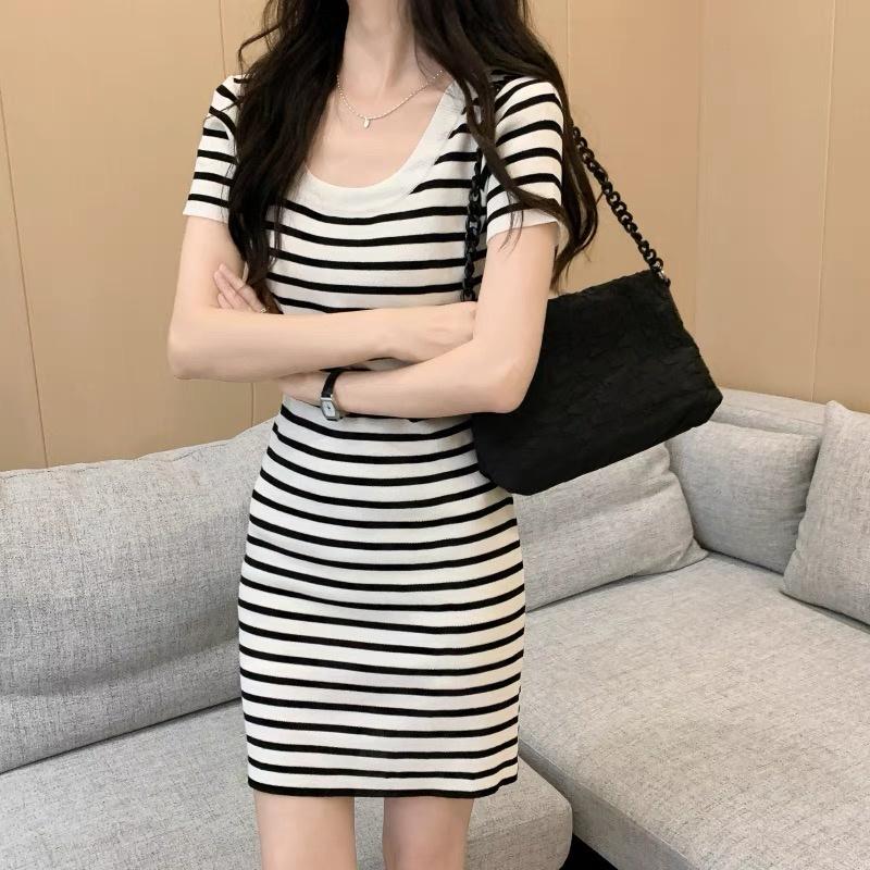 Váy body len mongtoghi nữ tay ngắn dáng ôm kiểu cổ tròn kẻ ngang dệt kim co giãn 4 chiều hàng đẹp Quảng Châu cao cấp