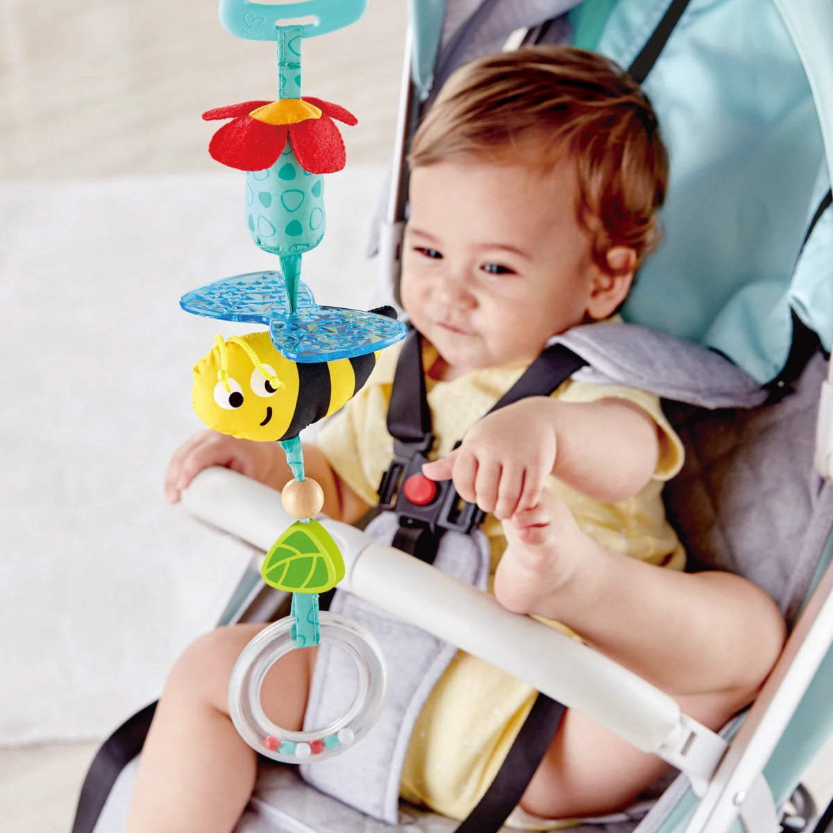 Đồ chơi lục lạc treo nôi hình chú ong Hape
