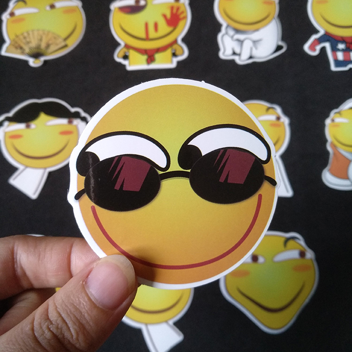 Bộ Sticker dán cao cấp chủ đề MẶT CƯỜI EMOJI - Dùng dán Xe, dán mũ bảo hiểm, dán Laptop...