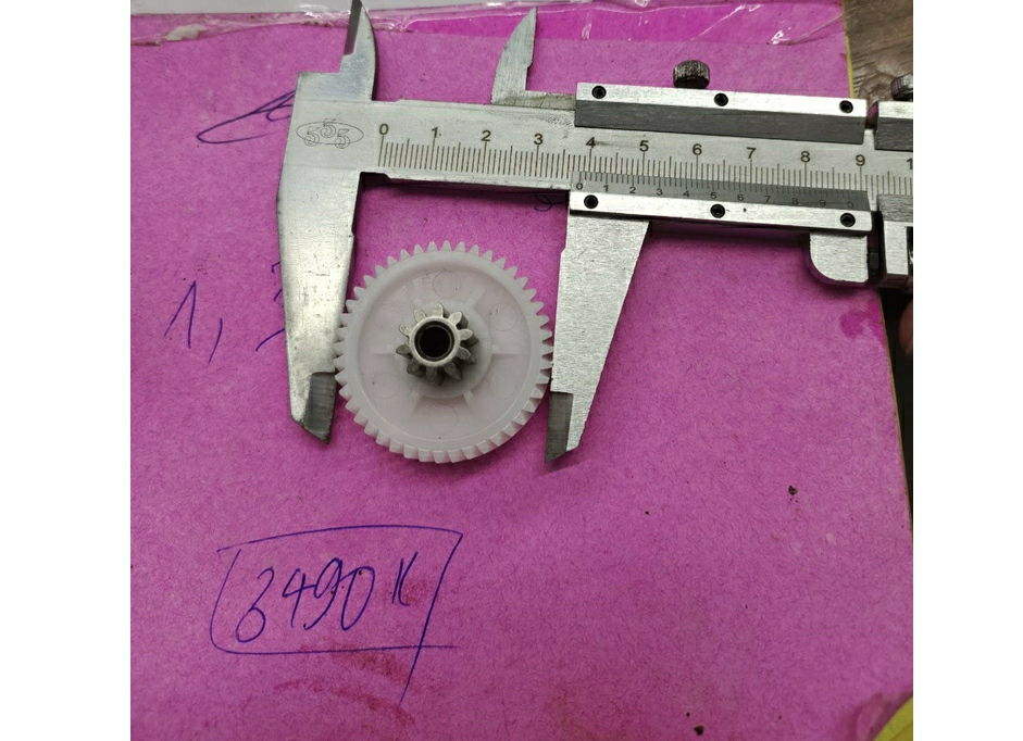 Trục bánh răng máy ép chậm SATM jE32 ảnh thật