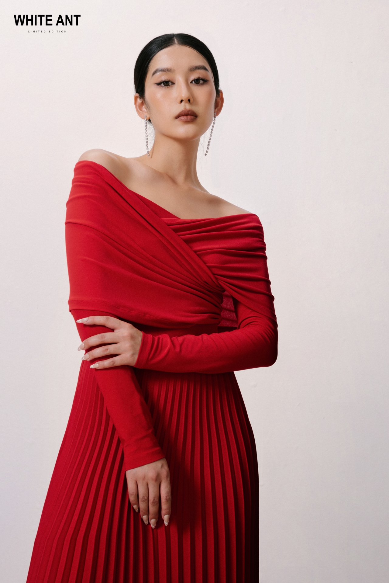 Áo Sơ Mi Trễ Trai Nữ White Ant PANDORER KNIT TOP Hàng Thiết Kế Cao Cấp 170300227