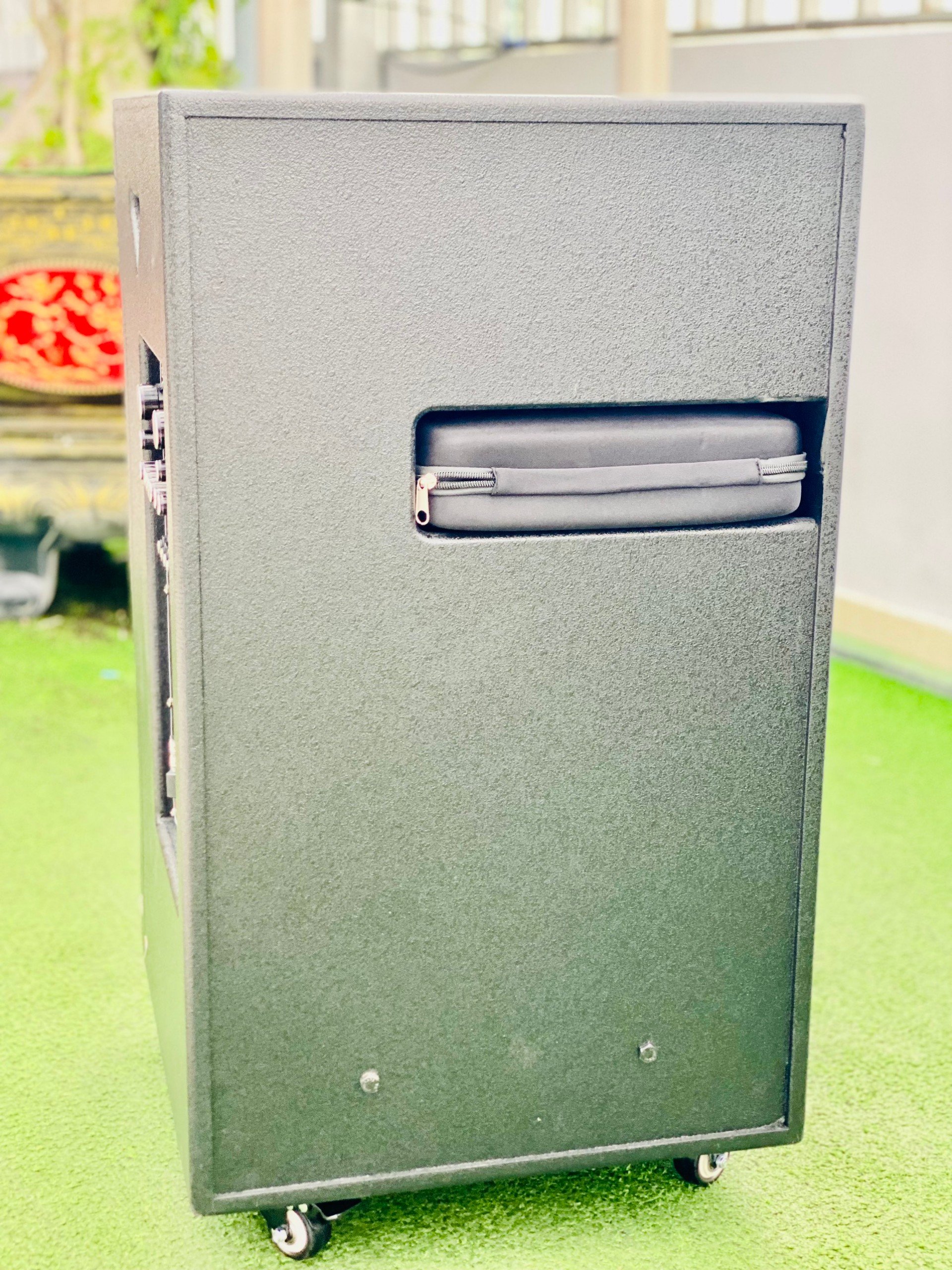 Loa Blutooth MTMAX BK42 Hiện Đại, 4 Loa, 1 Bass Cho Công Suất Vượt Trội 500W, Sóng UHF Siêu Cao Cho Âm Thanh Ổn Định, Kết Nối Dễ Dàng Với Nhiều Thiết Bị . HÀNG CHÍNH HÃNG
