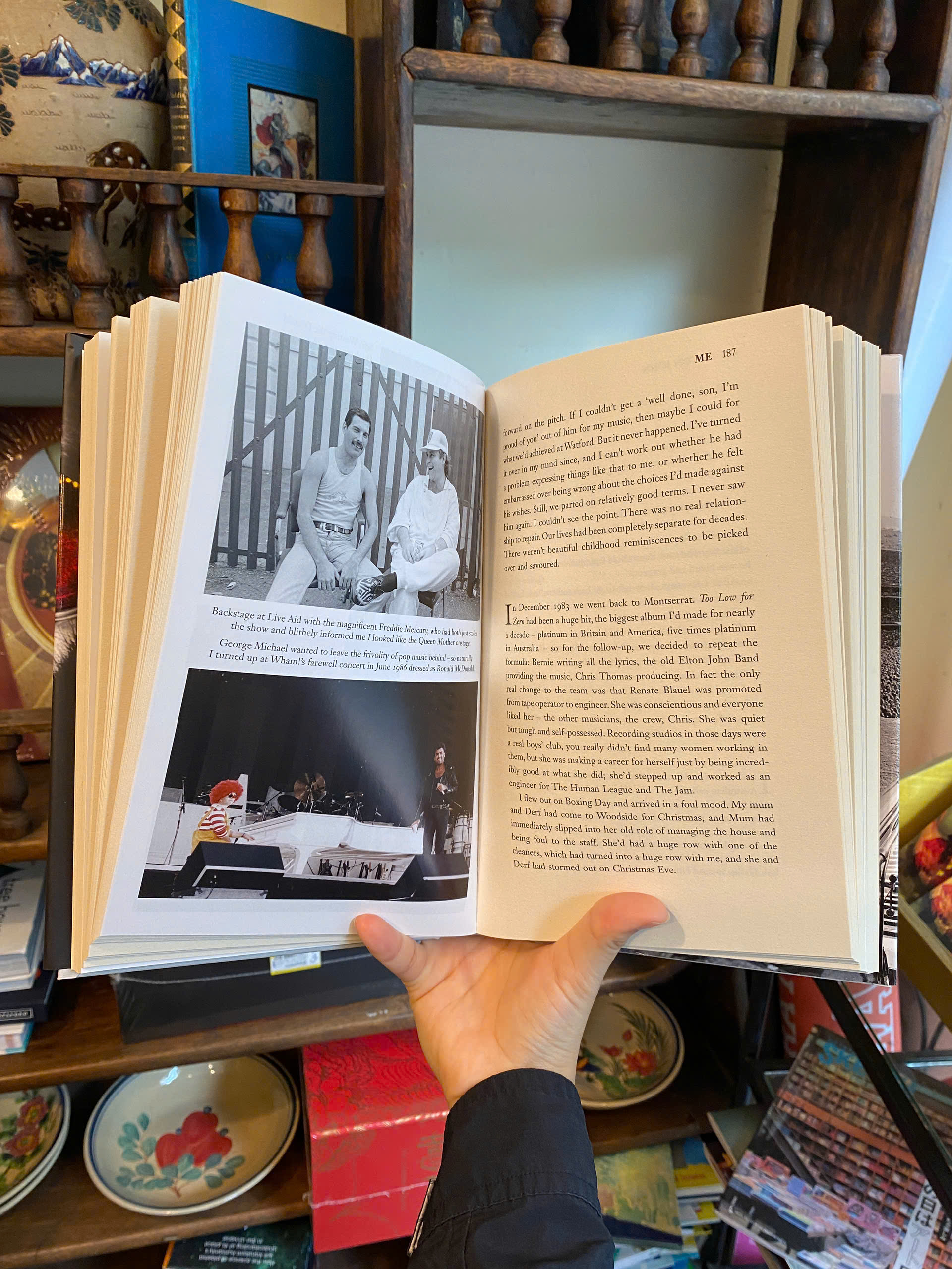 Sách - Me: An Autobiography by Elton John | Memoir / Music / Nonfiction / Ngoại văn Bìa cứng