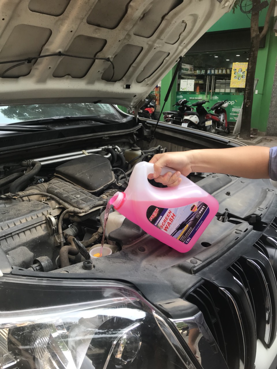 Nước rửa kính ô tô FOCAR SUMMER Screen Wash 2.75L  - Can Nước rửa kính  xe hơi FOCAR màu hồng, chống xước kính, công nghệ BIOTEC-S  loại nước rửa kính đổ liền không cần pha ISO 9001:2015