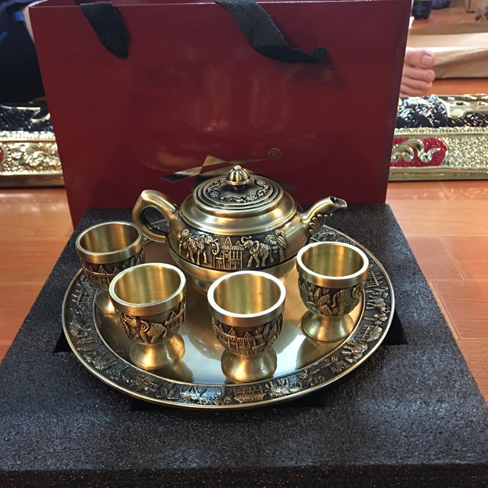 Bộ ấm chén thờ bằng đồng