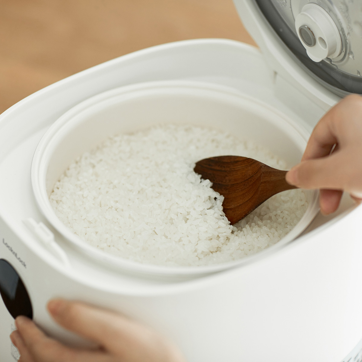 Nồi cơm điện Locknlock Nemo Rice Cooker EJR384IVY - Hàng Chính Hãng