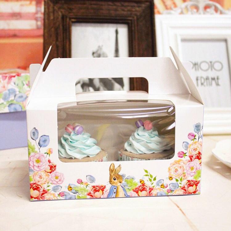 Hộp giấy Kraft mặt kính Mica trong đựng bánh Cupcake hình thỏ Peter (kèm đế) J7ST2000027