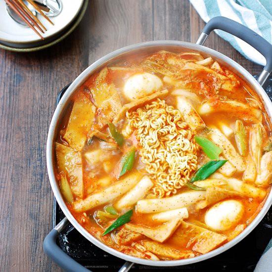 - Combo lẩu tok ramen sốt Tèobokki