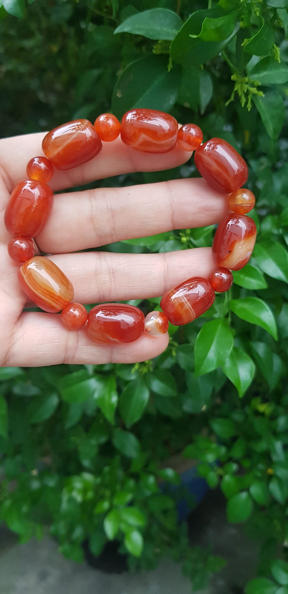 Vòng tay nữ đá mã não đỏ vân phối kiểu hạt thống hạt tròn size hạt 13mm Màu đỏ đậm nhạt vân tự nhiên nữ mệnh hoả mệnh thổ đeo may mắn rẻ xinh đẹp ạ