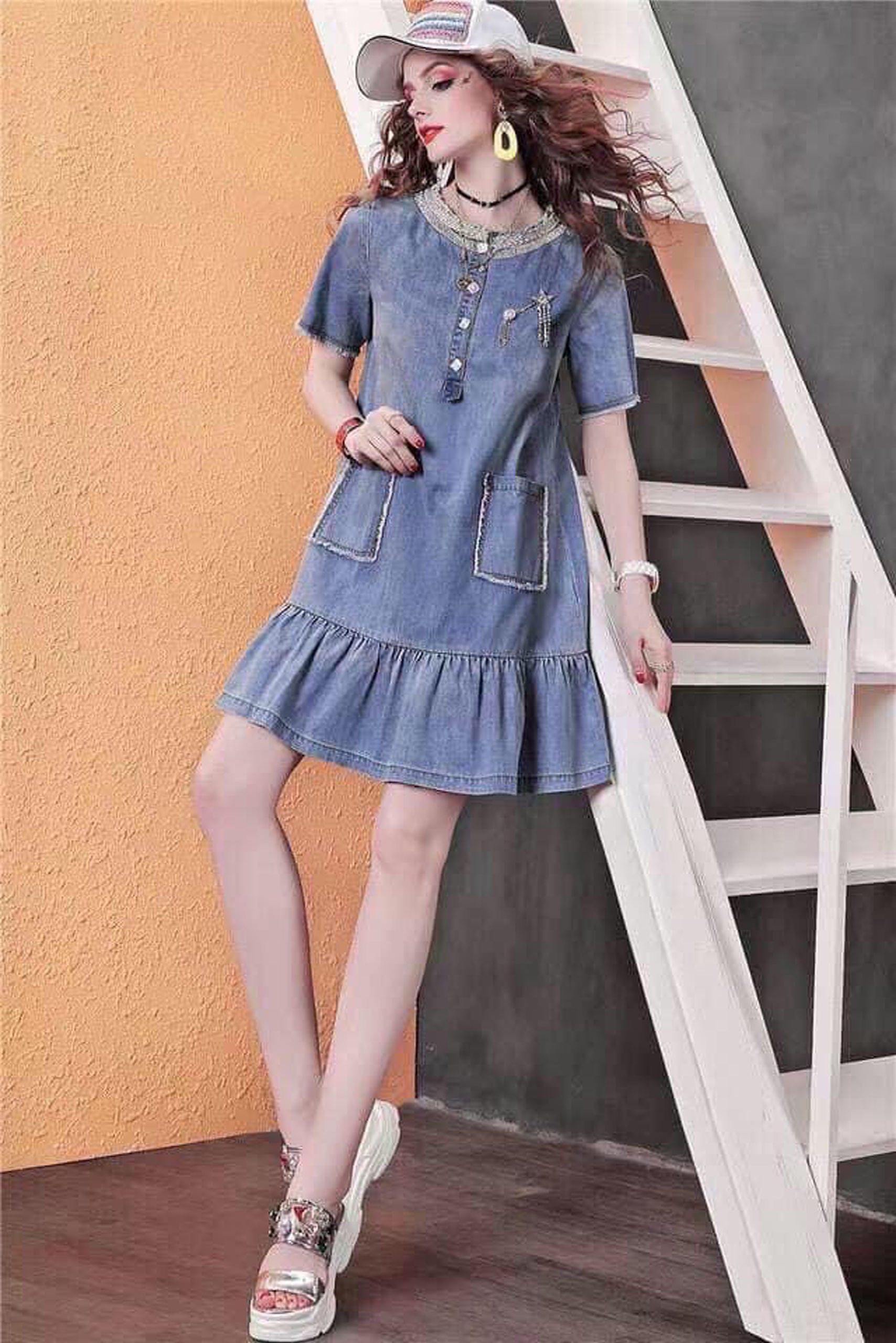 Đầm jeans suông đính đá, váy đuôi cá