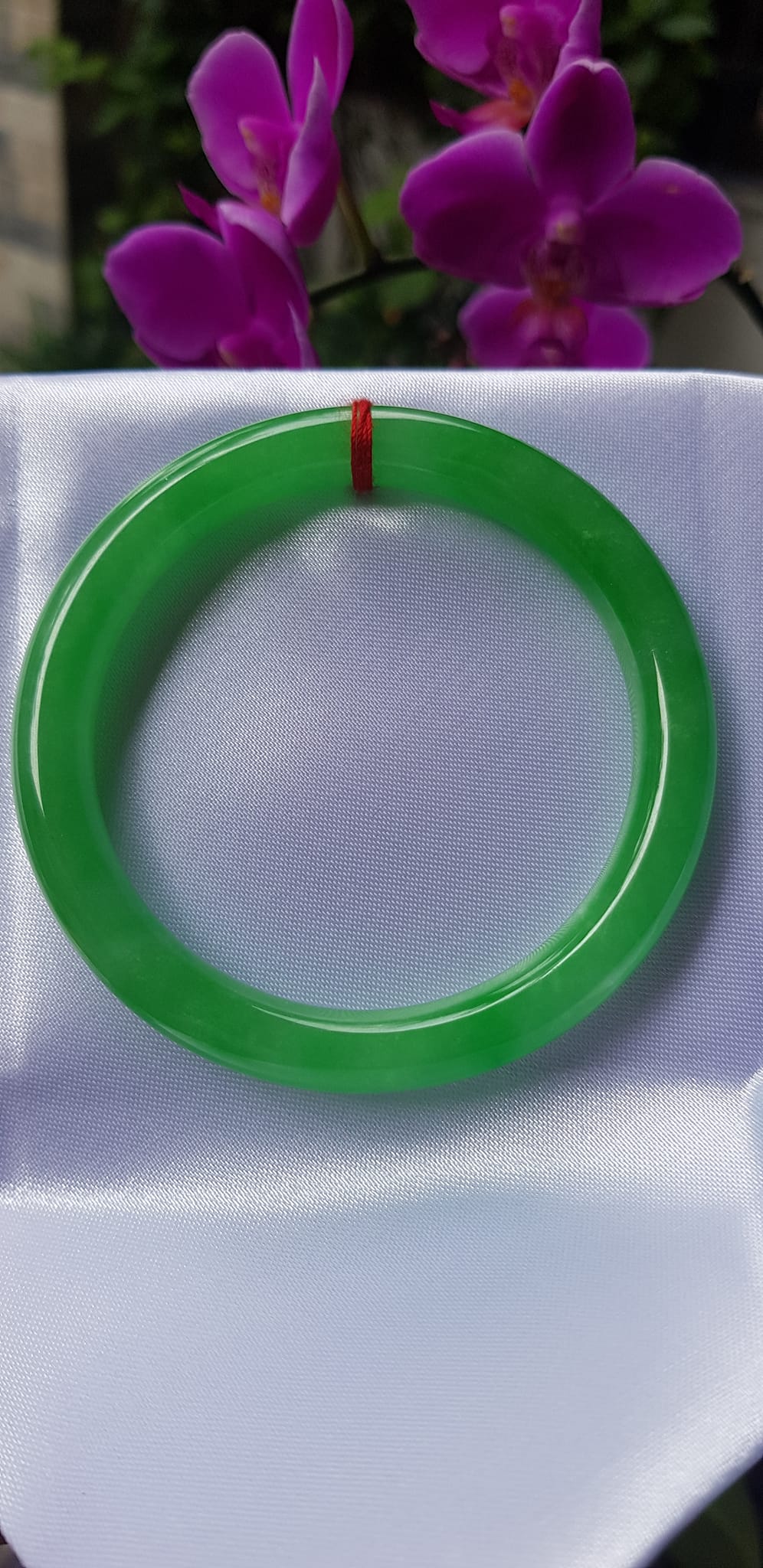 Vòng tay nữ đá cẩm thạch tự nhiên Ngọc Lý Đẹp 54mm x cọng 8mm Màu Xanh Lý tươi sáng bóng mượt đẹp Nữ 53kg - 60kg đeo Vòng hợp nữ mệnh Mộc mệnh Hỏa mệnh Thủy ạ