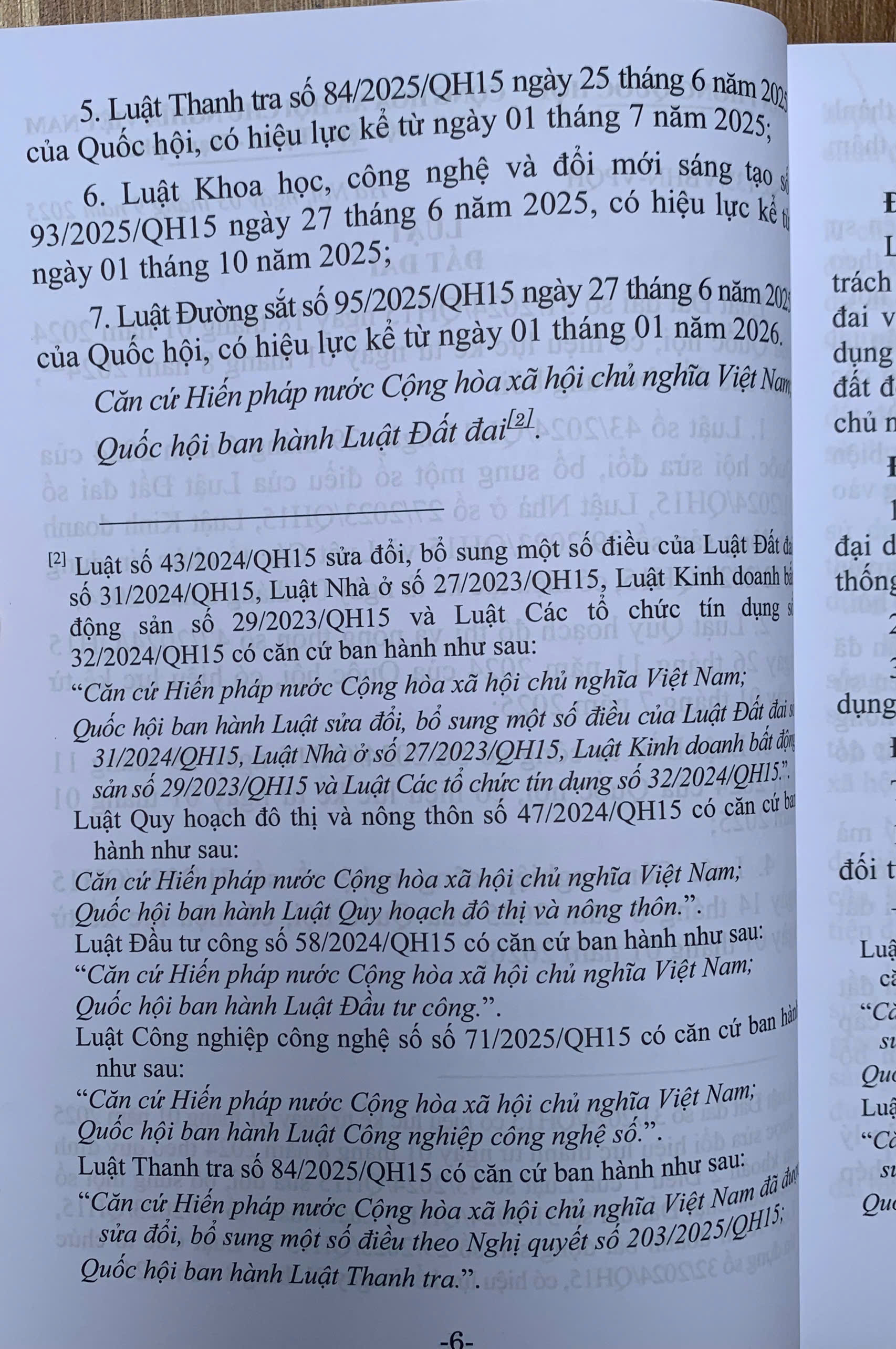 Sách - Luật Đất đai (Hiện hành)  (Được Quốc hội thông qua ngày 18-01-2024, có hiệu lực từ ngày 01-01-2025)