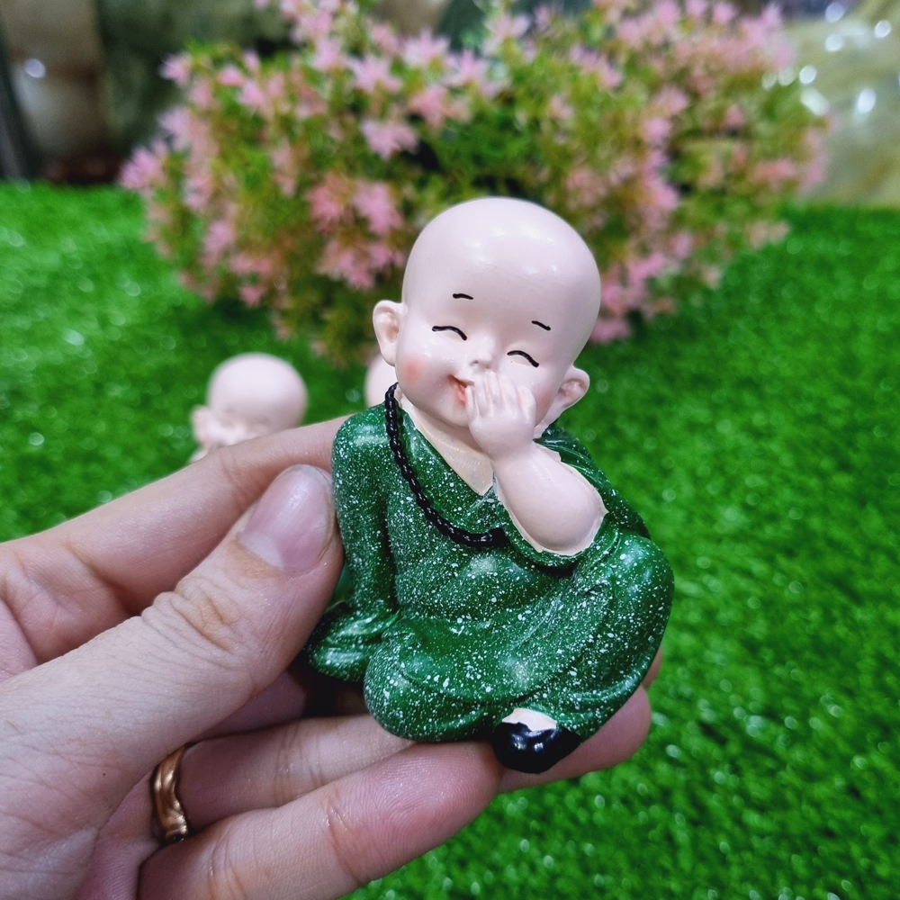 Bộ 03 tượng chú tiểu Tam Không áo xanh lá 7cm kèm chân đế giả đá