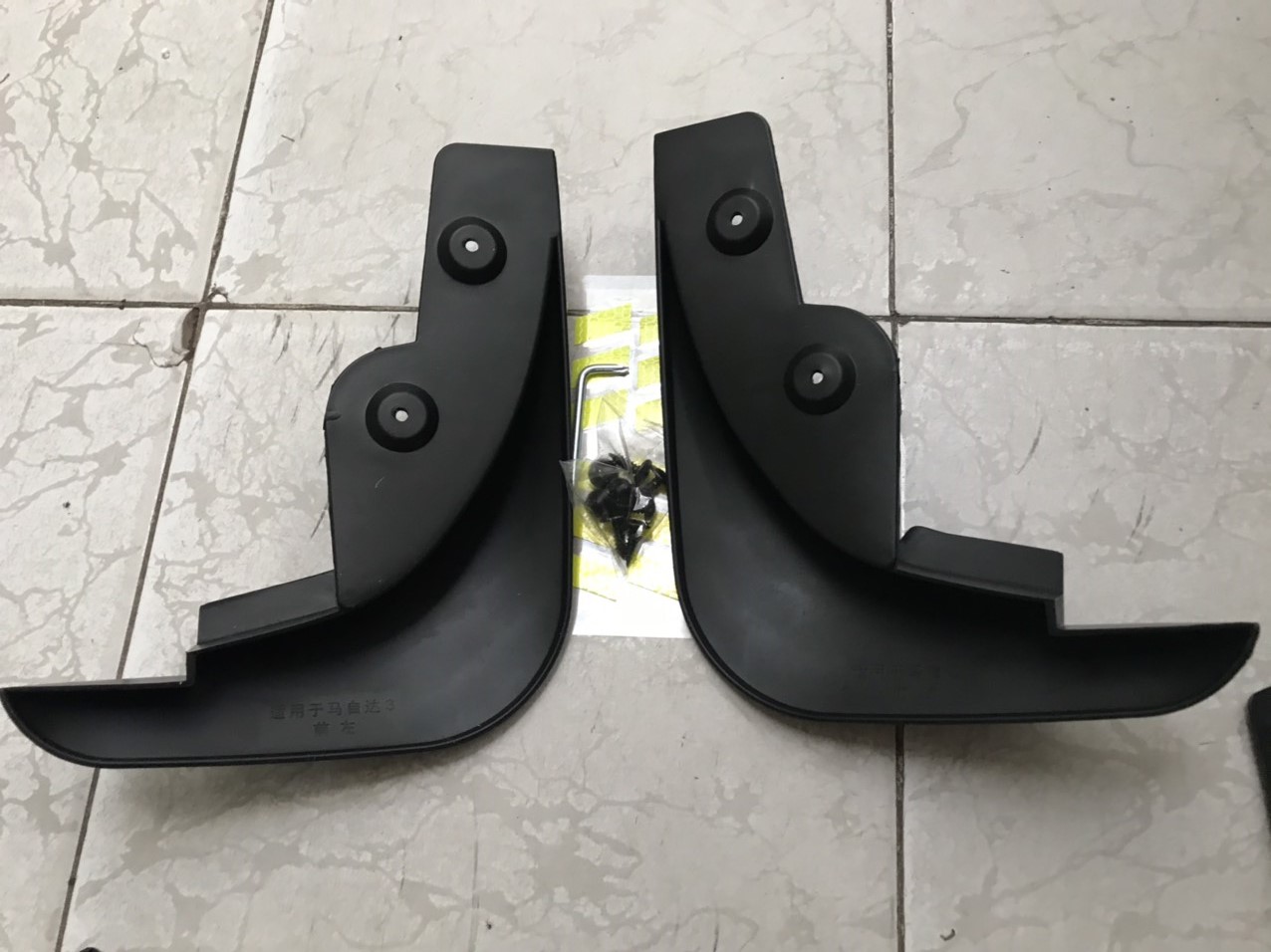 Bộ chắn bùn bánh xe Mazda 3 2010-12