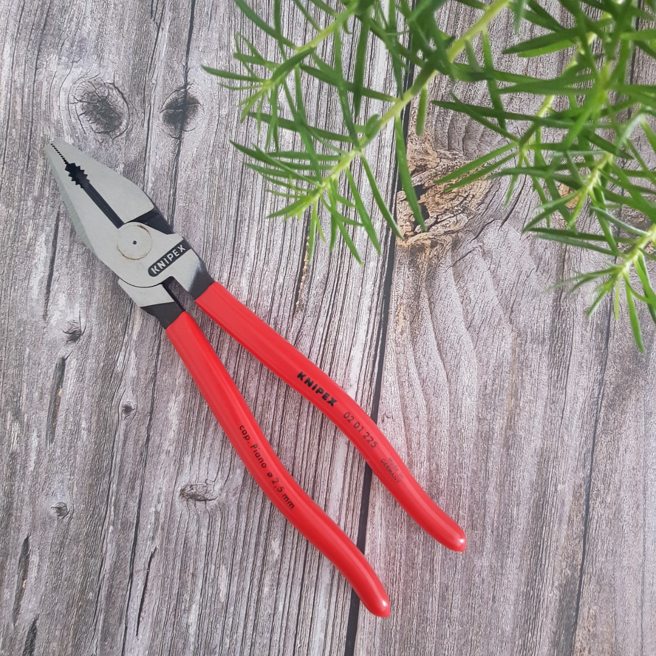 Kìm Knipex Đa Năng Lưỡi Cắt 63 HRC chiều dài 225mm - 02 01 225