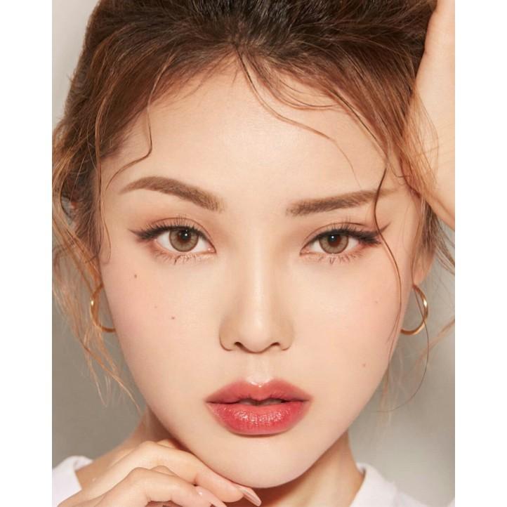 HÌNH CÔ GÁI DÁN SALON TÓC, TIỆM NAILS & PHUN XĂM THẨM MỸ_DECAL VIP
