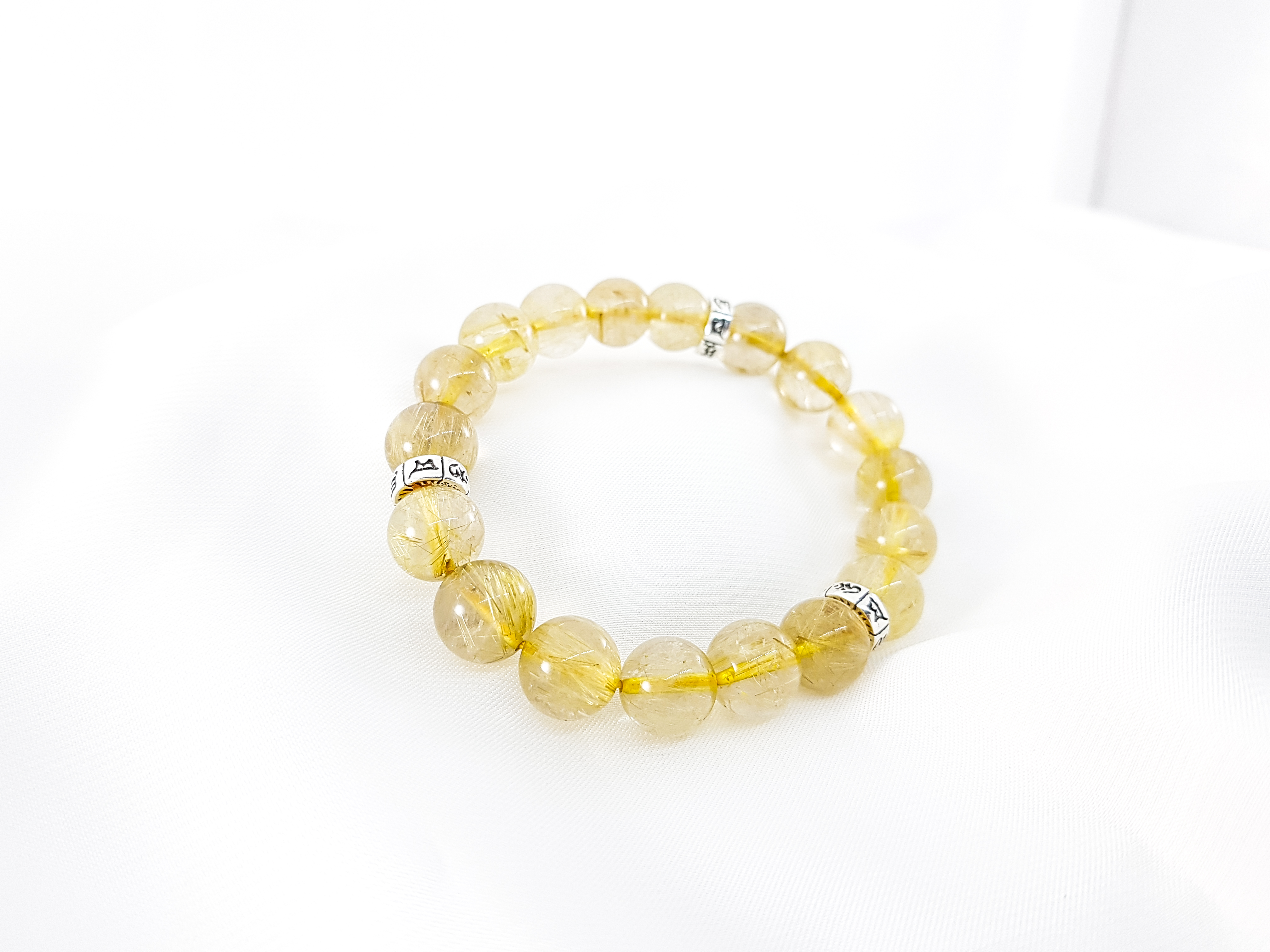 Vòng tay nam mệnh kim, thủy đá thạch anh tóc vàng mix charm chữ trung