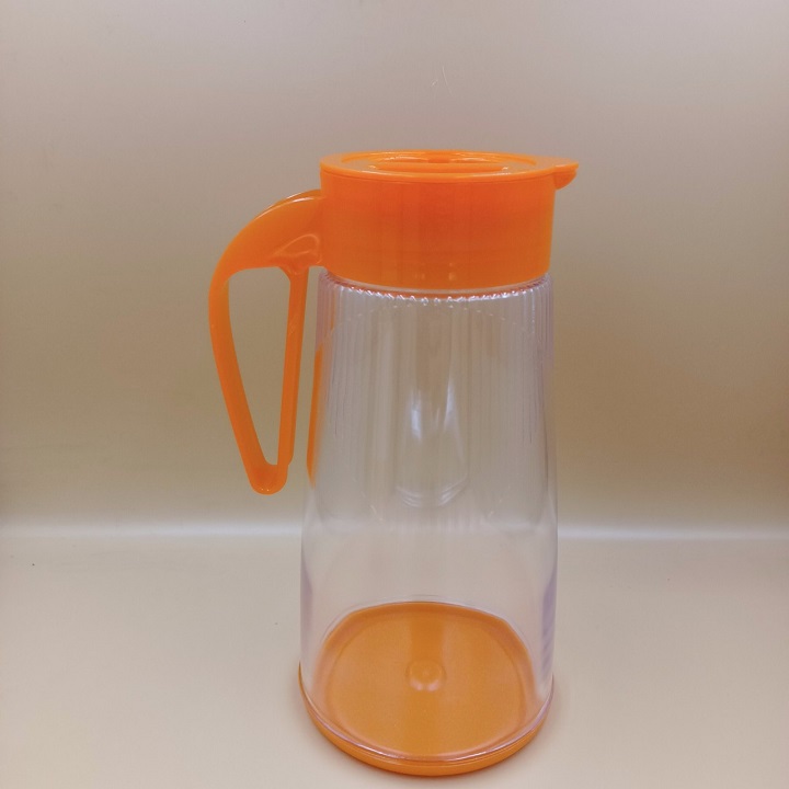 Bình Đựng Nước Dung Tích 1700 ML Tặng Kèm 4 Cốc Nhựa Xinh Xắn
