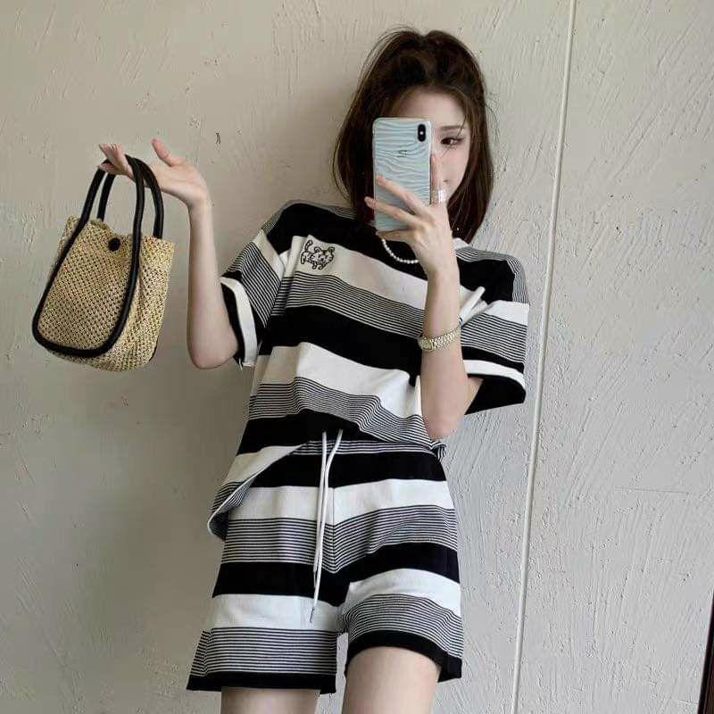 SET BỘ THỜI TRANG FOM RỘNG PHỐI HỌA TIẾT SỌC