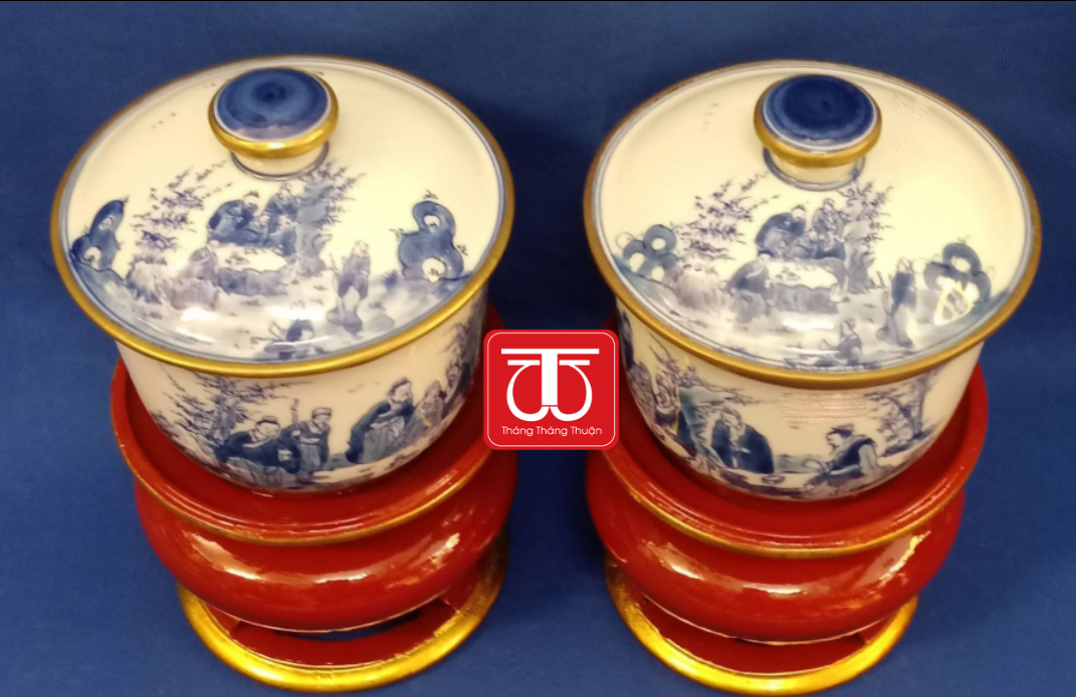 ĐÔI BÁT NƯỚC VẼ BÁT TIÊN BỊT ĐỒNG KÈM ĐẾ GỖ SƠN SON THẾP VÀNG CAO:20CM ĐK BÁT 12CM