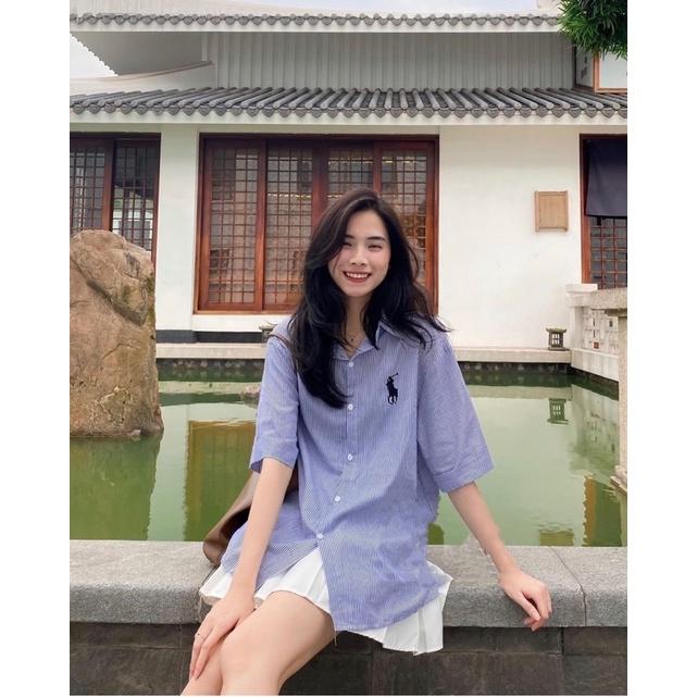 Áo sơmi kẻ sọc thêu logo xinh xắn