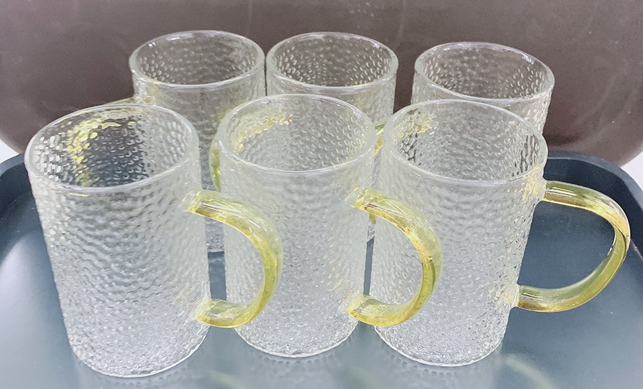 BỘ 6 CỐC THỦY TINH UỐNG NƯỚC CHỊU NHIỆT 350ml CRYSTAN CAO CẤP VÂN DẬP NỔI QUAI VÀNG - ANTH413