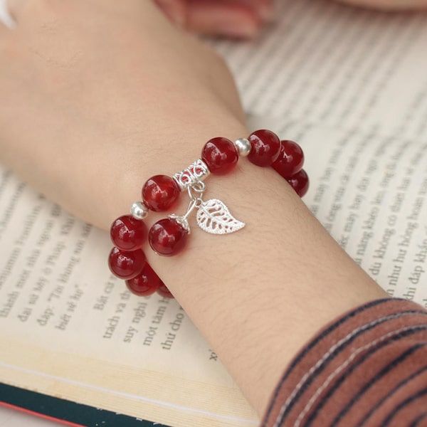 Vòng tay phong thủy đá Mã Não đỏ 10 ly mix Charm Bạc 925