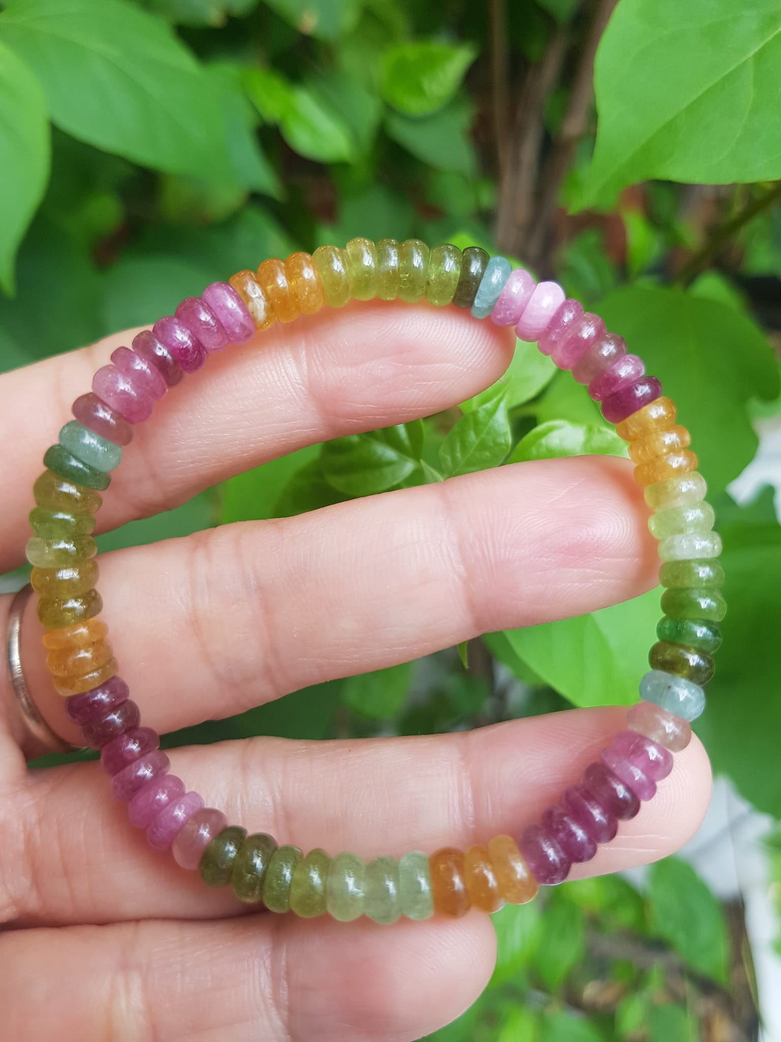 Vòng Tay Phong thủy may mắn Chất liệu Đá Tourmaline bánh xe đẹp tự nhiên màu đẹp Nữ tất cả các mệnh đeo vừa đẹp vừa xinh tốt cho sức khỏe ạ
