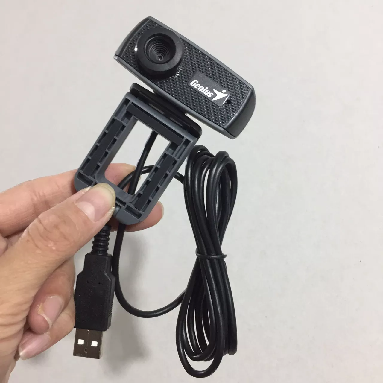 Webcam 720p HD tích hợp mic Genius 1000X V2 model RS2 - Hàng chính hãng