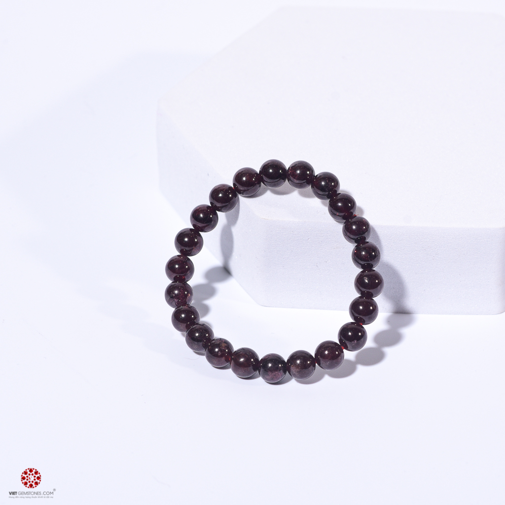 Vòng tay Ngọc Hồng Lựu - Garnet viên đá của sức khỏe, hợp mệnh Hỏa, Thổ, nhiều kích thước | VietGemstones