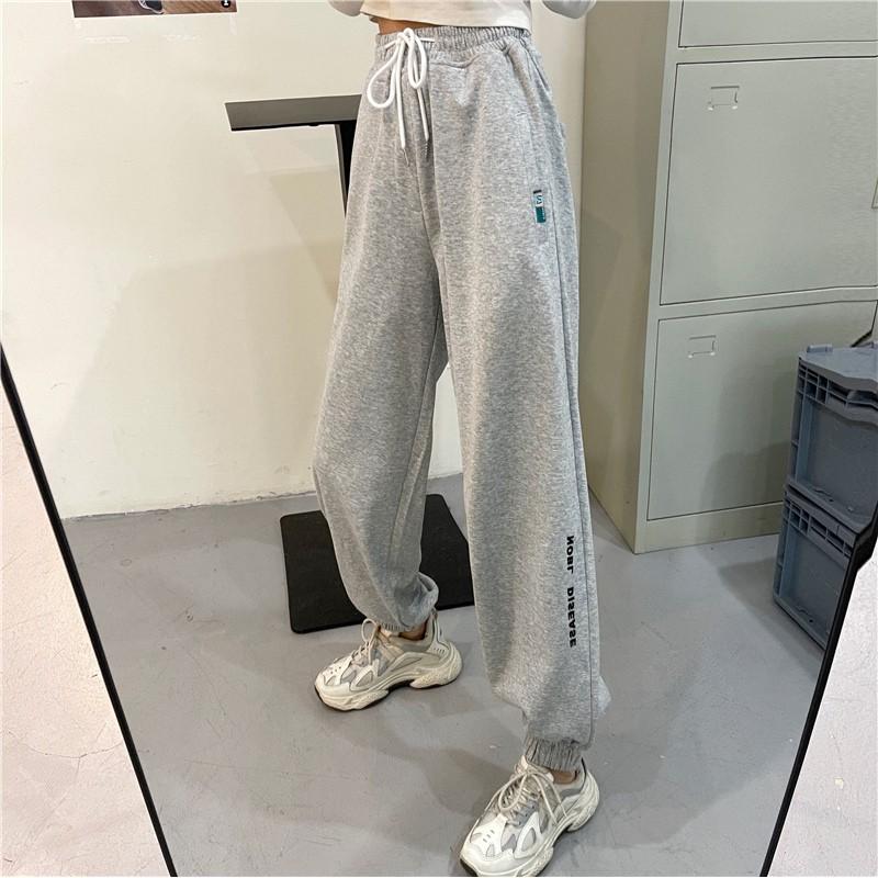 Quần Jogger Thêu Chân Chất Thun Umi Dày Quần Ống Bo Chun Hình Chữ Thêu Form Rộng Dài 95cm