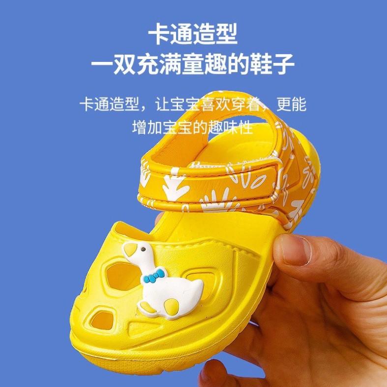 Freeship Dép quai hậu cho bé, sandal Cheerful Mario 9301 siêu nhẹ để chống trơn trượt