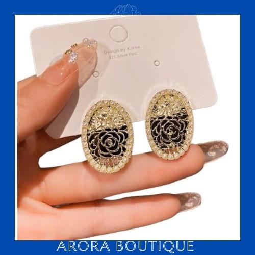 Hoa tai hình hoa khắc nổi đính hạt nhựa phong cách thanh lịch- Arora boutique