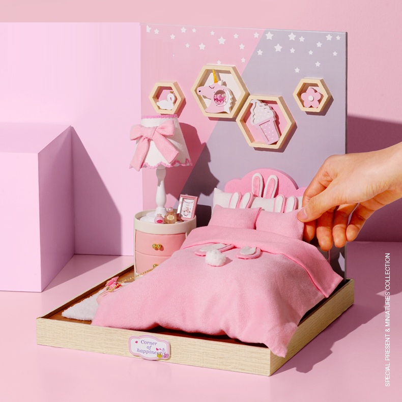 Mô hình nhà DIY Doll House Corner Of Happiness Kèm Đèn LED và Mica chống bụi