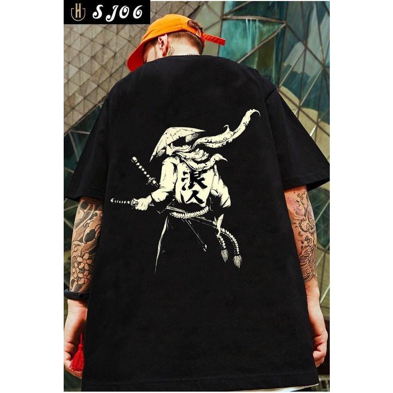 ÁO THUN UNISEX NAM NỮ samurai cầm kiếm trắng