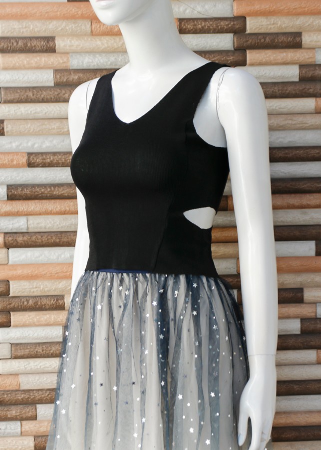 Áo crop top cổ V dây kéo Mã: AK2418 - ĐEN