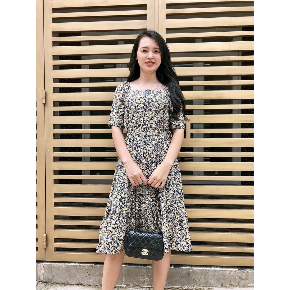 Đầm xòe hoa nhí cổ vuông