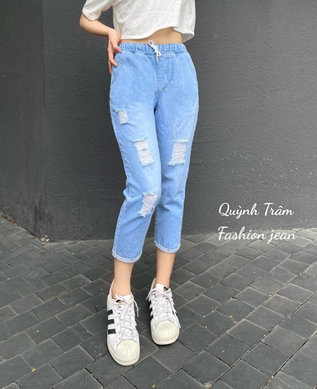 Quần Baggy Jean Nữ Lưng Thun Mẫu Rách Lật Lai Màu Xanh Nhạt