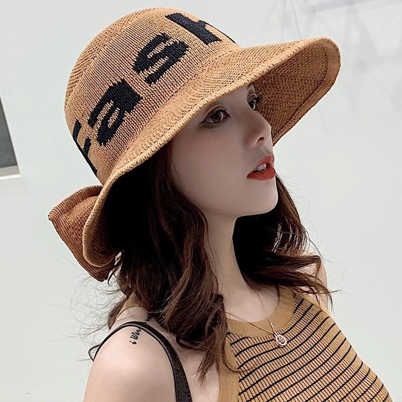 Mũ cói rộng vành đi biển sành điệu có thể gấp gọn tiện dụng