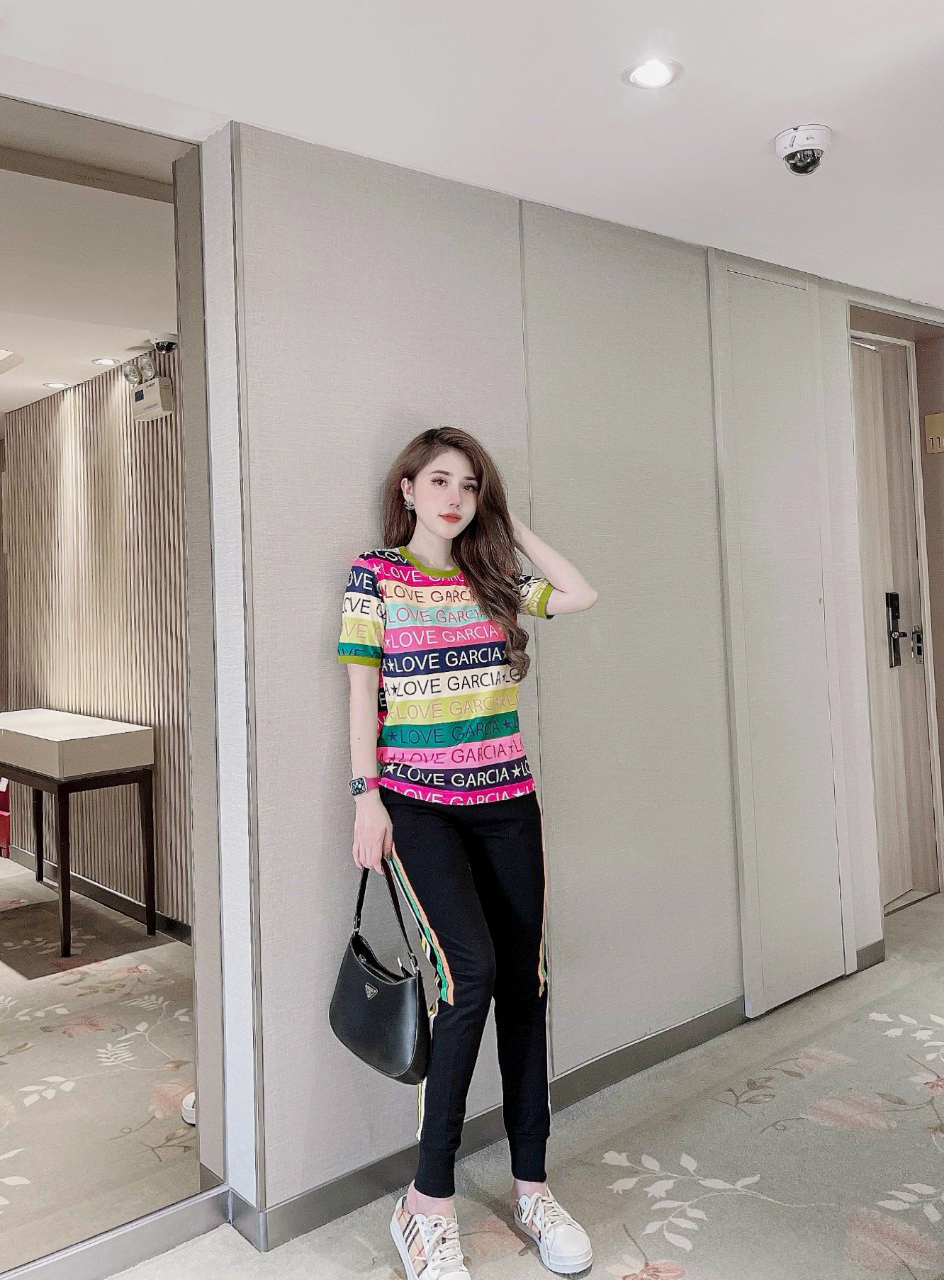 Bộ thun cotton thể thao sắc màu hiện đại