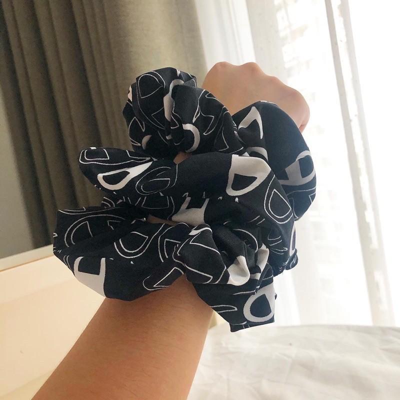 Cột tóc Scrunchies LOVEKIUTEE