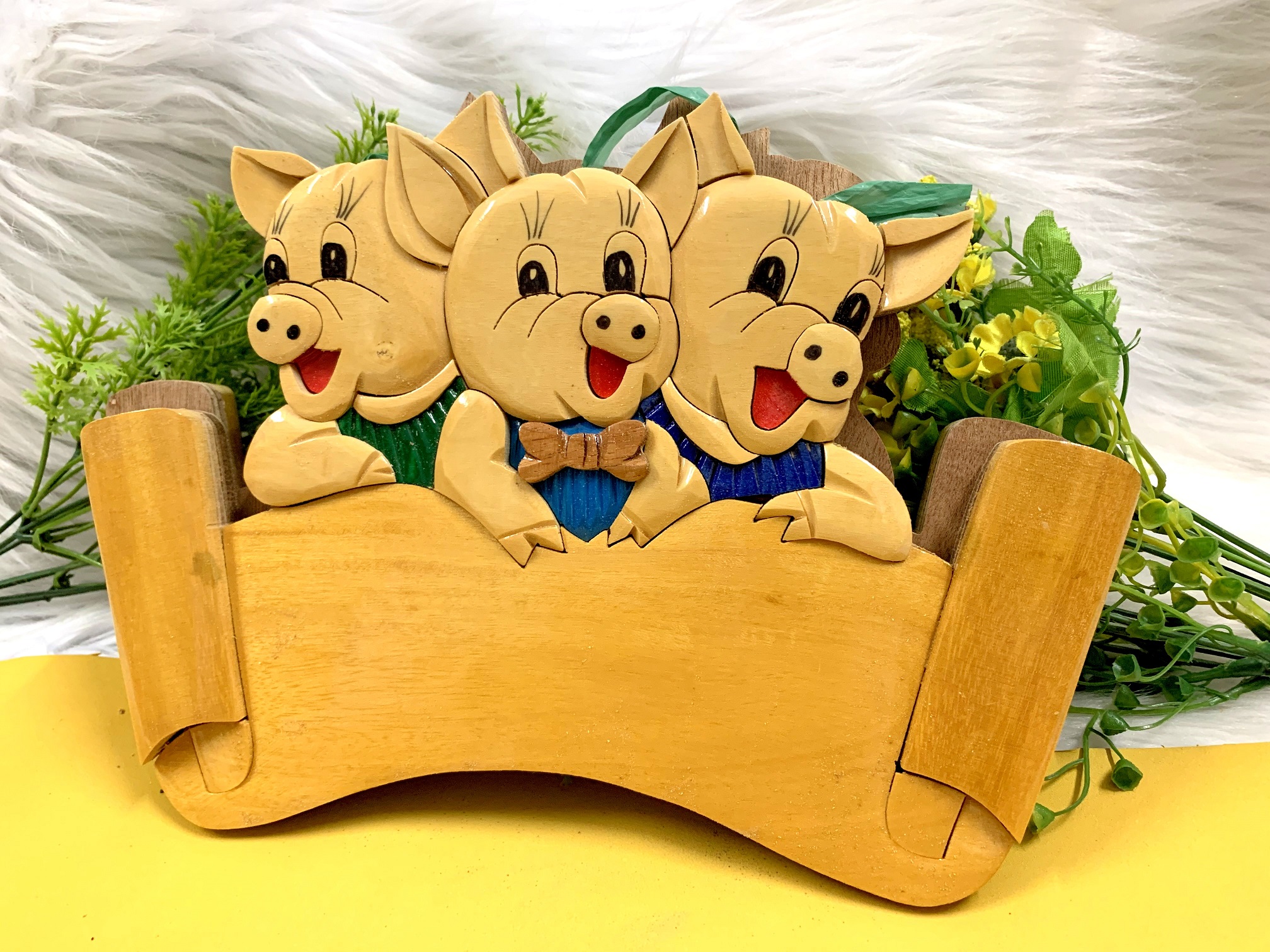 Tranh Gỗ Heo treo tường trang trí không gian
